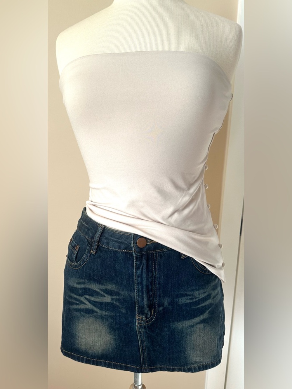 Off-White Sculpt Fit Strapless Top with Side Buttons